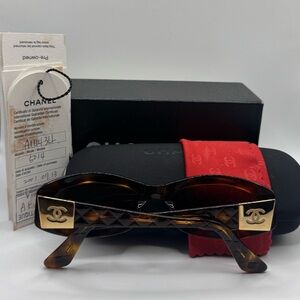 Vintage CHANEL Gold CC Logo Tortoise Sunglasses 5014